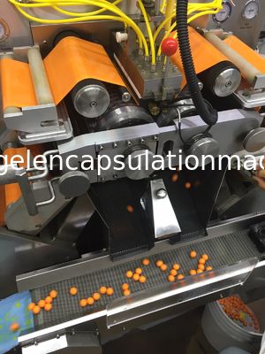 PLC 터치스크린을 가진 18000P 7KW 페인트 볼 캡슐에 넣기 기계 페인트 볼 생산 라인